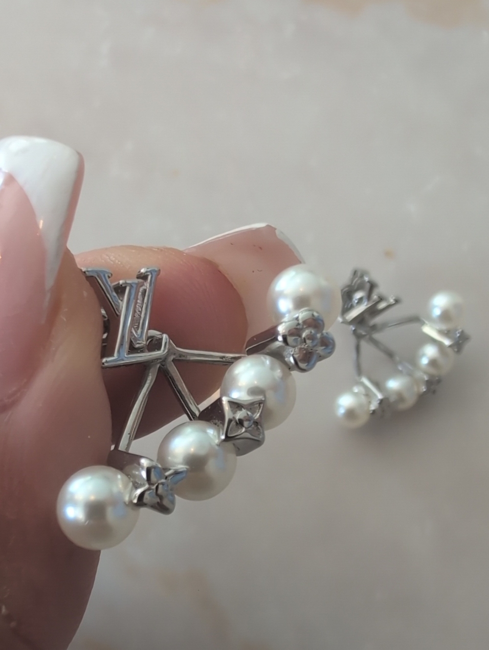 louis Viutton 2 In 1 Pearl Cluster Silver Tone Drop Earrings - White Pearls - Picture 4 of 4